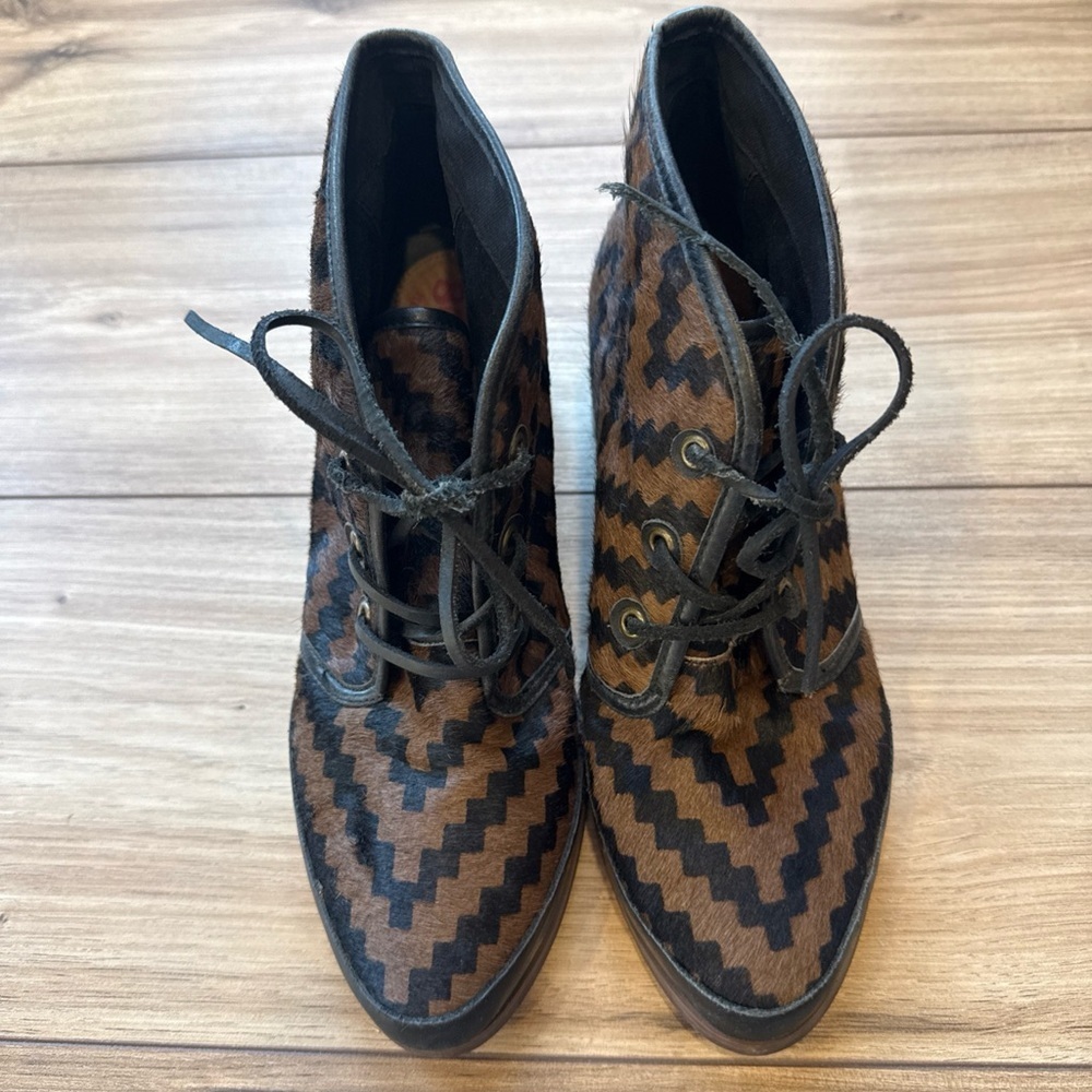 Anthropologie 80%20 Size 9 Black/Brown Hidden Wedge Lace Up Boot Ankle Leather